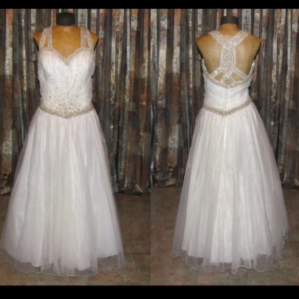 Bridal Gown by Baluer